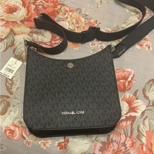 Women shoulder bag